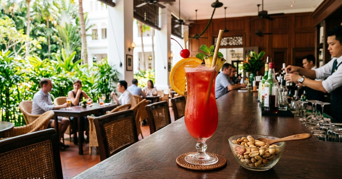 ロング・バー（ラッフルズ・ホテル）（Long Bar at Raffles Hotel）発祥のシンガポールスリング体験
